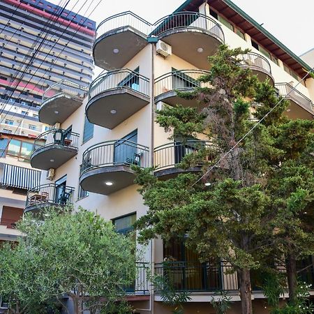 Koa Hotel Durrës Buitenkant foto