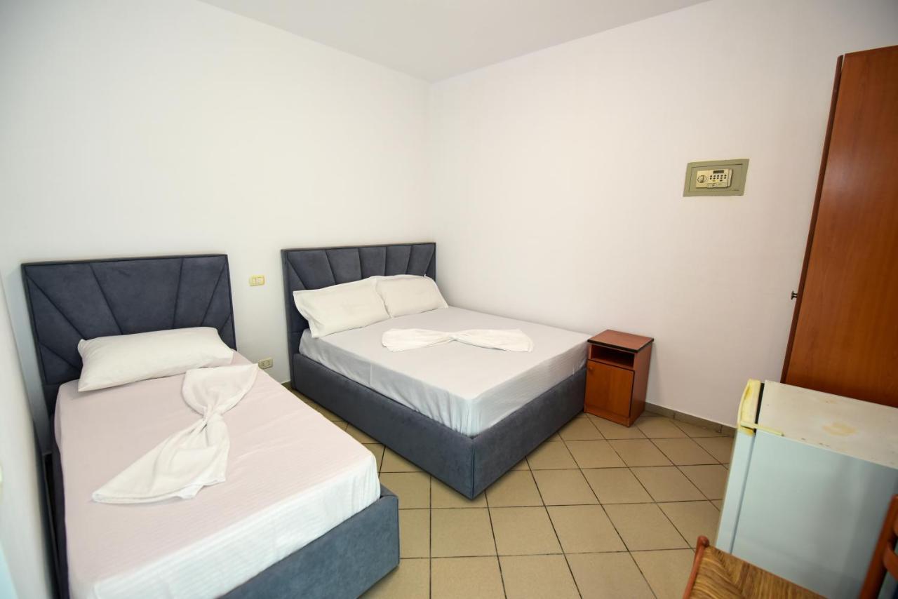 Koa Hotel Durrës Buitenkant foto