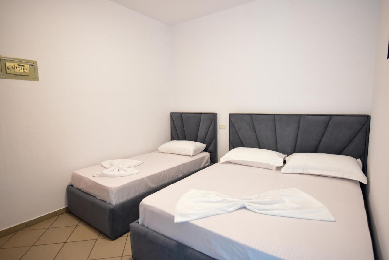 Koa Hotel Durrës Buitenkant foto