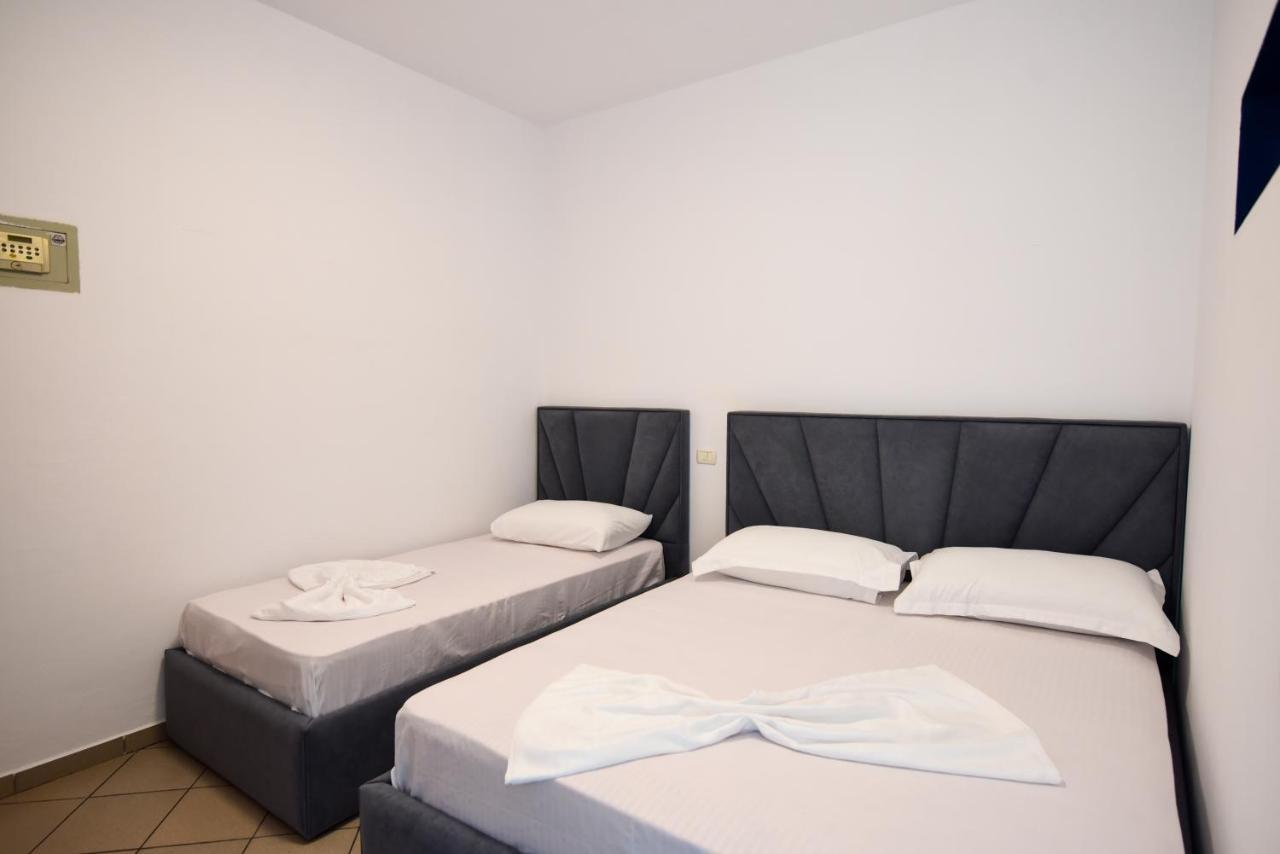 Koa Hotel Durrës Buitenkant foto