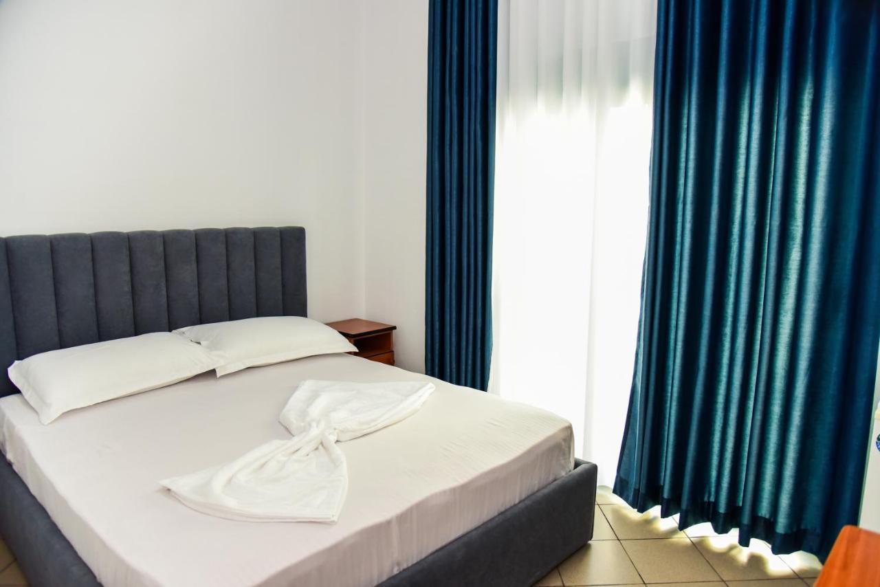 Koa Hotel Durrës Buitenkant foto